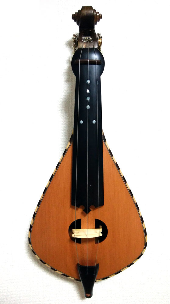 ギリシャのバイオリン クレタンリラ トウシロウの民族楽器blog
